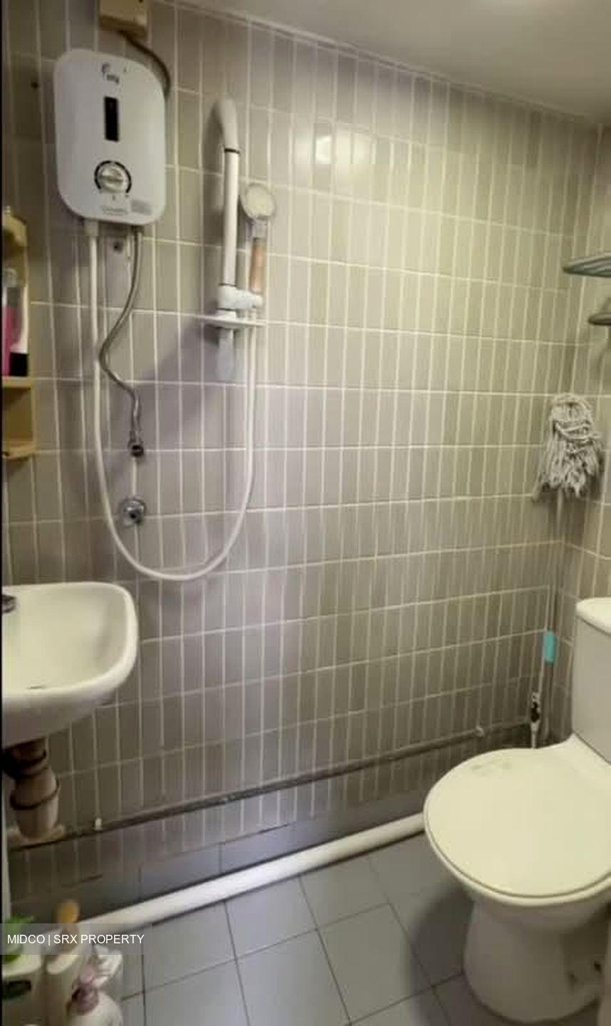 Lucky Plaza (D9), Apartment #583679631